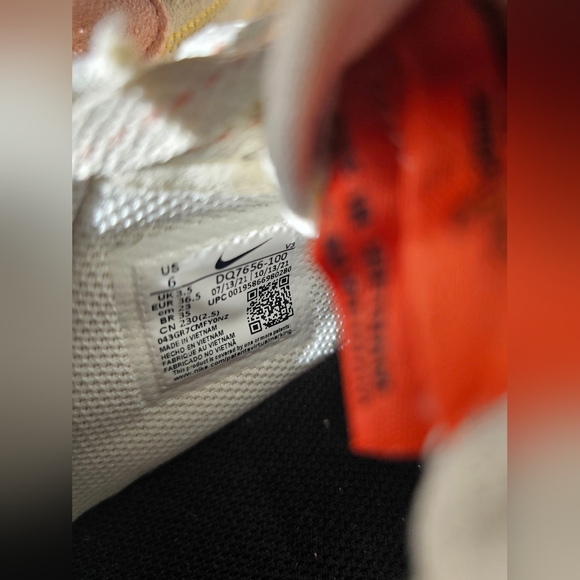 The Nike Women’s Air Force 1 ‘07 ‘Peace’ size 6 gently used. - Picture 3 of 7